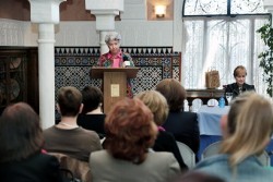 La Biblioteca Pública ‘Manuel Altolaguirre’ de Benalmádena Pueblo celebró el pasado martes un acto cultural en el Castillo El Bil-Bil para conmemorar el Día Internacional del Libro.