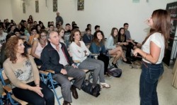 El Instituto de Enseñanza Secundaria ‘Ibn Al-Baytar’ de Arroyo de la Miel ha celebrado hoy un interesante concierto didáctico, en el que han destacado el flamenco y el jazz, y en el que han participado músicos de la talla de Enrique Oliver y Berenguer, así como otros miembros de la Asociación de Jazz de Málaga con repercusión nacional e internacional.