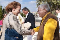 La Estupa de la Iluminación de Benalmádena Pueblo acogió el pasado fin de semana un programa de conferencias ofrecida por el lama Jigme Rinpoche, el maestro de la Escuela Karma Kagyu. Centenares de personas, procedentes de distintos puntos de la geografía nacional e internacional, se dieron cita en la Estupa para asistir a las conferencias, que trataron sobre ‘El Poder de la Mente’.