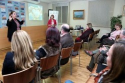  La delegación en Benalmádena del Colegio de Médicos de Málaga impartió en la tarde de ayer un taller informativo sobre ‘Cómo afrontar el duelo ante la enfermedad del cáncer’. La jornada, organizada de forma conjunta con la Asociación Española Contra el Cáncer (AECC) y con la colaboración del Ayuntamiento.