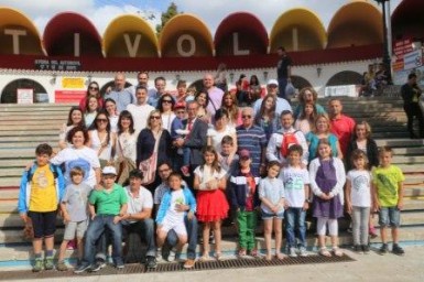 El pasado sábado, los pequeños,sus padres y, como no, Andrés Olivares,de la Fundación Luis Olivares, se trasladaron a nuestro municipio para disfrutar del día que el primer teniente de alcalde y Concejal de Bienestar Social, Francisco Salido, había organizado junto a su equipo. Allí también estuvo, para participar en esta excursión la Concejala de Seguridad Ciudadana, Concepción Tejada.