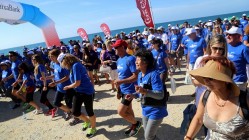 La alcaldesa, Paloma García Gálvez, asistió ayer a la XII Marcha Solidaria ‘Walkathon 2014’, una caminata organizada por la Fundación Cudeca, con la colaboración del Ayuntamiento de Benalmádena y de la Obra Social ‘La Caixa’, que se celebró en el paseo marítimo del Hotel Sunset Beach Club y en la que participaron más de un millar de personas.