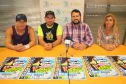El Sábado 31 de Mayo se celebrará en la plaza de la Mezquita de Arroyo de la Miel una master class de Zumba solidaria, donde todo lo recaudado se donará a Cáritas. El concejal de deportes, Juan Olea,ha presentado la iniciativa junto a Eladio Solano Ramírez, uno de los responsables de toda la coordinación del evento junto a Omar Betancourt. 