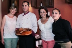 El Restaurante ‘La Abuela Mariana’ de Arroyo de la Miel celebra durante esta semana las I Jornadas del Lechazo, una iniciativa gastronómica, organizada por el establecimiento en colaboración con la Asociación de Comerciantes y Empresarios de Benalmádena (ACEB).