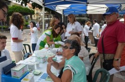  La concejalía de Sanidad del Ayuntamiento de Fuengirola, que coordina la edil Carmen Díaz, informa de la jornada de puertas abiertas de la Sociedad Española de Farmacia Comunitaria 'Cuidamos tu salud', que se ha desarrollado en la mañana de hoy en la plaza de la Constitución y que ha cosechado todo un éxito de participación.