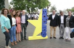 La alcaldesa de Benalmádena, Paloma García Gálvez, ha asistido hoy a la celebración del Día de Europa, una jornada que se ha celebrado en la Diputación Provincial de Málaga y que ha conmemorado los primeros movimientos de integración en el continente tras la Segunda Guerra Mundial. Más de 250 alumnos de institutos de seis municipios de la provincia han participado en la actividad.