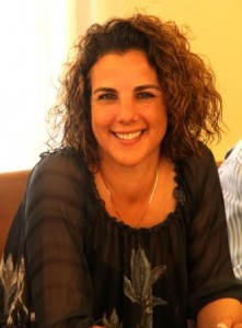 La concejala de Educación, Yolanda Peña, ha anunciado que ya se encuentra abierto el plazo de admisión para cursar los distintos grados que la Universidad Nacional de Educación a Distancia (UNED) ofertará en Benalmádena, a través del aula telemática, durante el próximo ejercicio académico 2014-2015.