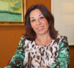  La concejala de Igualdad del Ayuntamiento de Benalmádena, Ana Macías, ha informado hoy sobre la apertura del plazo para solicitar las subvenciones públicas  destinadas a pequeñas y medianas empresas, así como también a entidades que tengan trabajando entre 30 y 250 personas, que por primera vez implanten un plan para el fomento de la igualdad entre hombres y mujeres. 