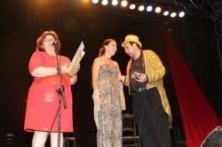  La alcaldesa, Paloma García Gálvez, asistió el pasado viernes a la VII Gala Solidaria a beneficio de la Asociación de Benalmádena para la Atención a la Discapacidad (ABAD), que tuvo lugar en el Auditorio Municipal del Parque de La Paloma, en Arroyo de la Miel. Cerca de 600 de personas acompañaron al colectivo 