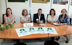 La Asociación Española Contra el Cáncer (AECC) celebrará el próximo sábado, 7 de junio, la I Jornada de Pacientes con Cáncer 'Abrazando la Vida', que tendrá lugar en el Centro Cívico de la Diputación Provincial de Málaga. Un encuentro que contará con la participación de profesionales médicos expertos en cáncer procedentes de distintos puntos de la geografía nacional, que presentarán ante pacientes, familiares y ciudadanía en general las principales características de la enfermedad y que responderán a sus dudas, inquietudes y preocupaciones.