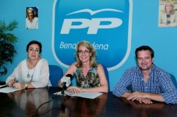 La presidenta del Partido Popular de Benalmádena, Paloma García Gálvez, ha denunciado hoy en rueda de prensa los recortes que el Gobierno andaluz de PSOE-IU ha llevado a cabo en materia sanitaria en el municipio durante la temporada estival y que ocasionarán el cese de la actividad quirúrgica del 28 julio al 17 de agosto en el Hospital de Alta Resolución, lo que conllevará el cierre de las 21 habitaciones de hospitalización exclusivas para agenciar en quirófano y las 8 camas de reanimación post anestésica.