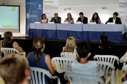 La alcaldesa de Benalmádena, Paloma García Gálvez, ha presidido hoy la jornada informativa para la puesta en marcha de un plan estratégico que permitirá impulsar la mejora de las pequeñas y medianas empresas del municipio dedicadas al sector servicios. 