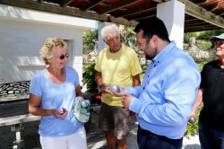 Juan Olea durante la presentación de las mejoras en las pistas de petanca