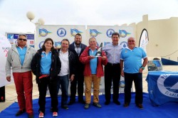 Las autoridades municipales posan con alguno de los premiados en la XIII Semana Náutica de la Costa del Sol