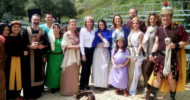 Paloma García Gálvez posa con los protagonistas de este evento religioso