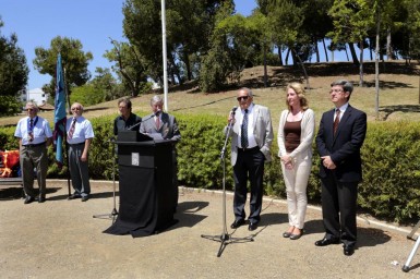 La alcaldesa, Paloma García Gálvez, junto a otras instituciones y colectivos que han conmemorado este día