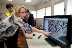 La alcaldesa, Paloma García Gálvez, ha comprobado las ventajas de estas nuevas tecnologías para agilizar el servicio