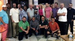 García Gálvez y Juan Olea posaron con los presentes en esta cita multicultural