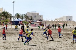 La playa se convertirá a lo largo de varios fines de semana de este mes en un estadio de fútbol para distintas categorías