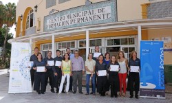 Joaquín Villazón y Beatriz Olmedo han entregado los diplomas a los participantes en estos cursos para la formación de desempleados