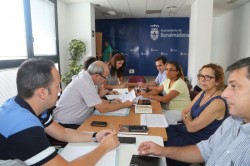Esta mañana han mantenido el encuentro para ayudar a los benalmadenses con menos recursos