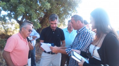 “En el encuentro han reclamado la mejora del asfaltado de los viales de la zona, así como limitar el acceso a los no residentes”, ha informado el alcalde
