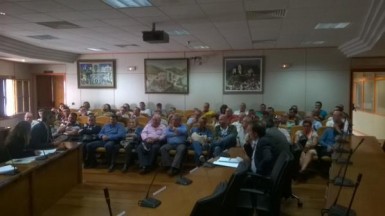 “Ha sido un primer encuentro satisfactorio, para poner en común con todos los integrantes del sector el Plan de Playas que queremos desarrollar a lo largo de la legislatura”, ha valorado la concejala de Playas, Encarnación Cortes