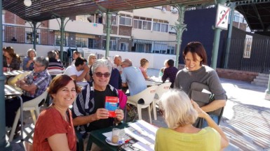 “Los martes y jueves de 11.00 a 13.00 nuestros mayores disfrutan de charlas con residentes de otras nacionalidades, practicando otros idiomas y disfrutando de una jornada divertida”, ha destacado la concejala Ana Scherman