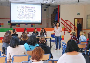 Es una iniciativa impulsada por la AMPA del centro para abordar la necesidad de caminar hacia un sistema educativo inclusivo