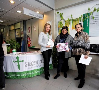 “Desde la AECC de Benalmádena logramos mantener uno de esos pisos gracias a iniciativas como los cumpleaños solidarios”, ha recordado la presidenta de la AECC en el municipio, Paqui Guerrero