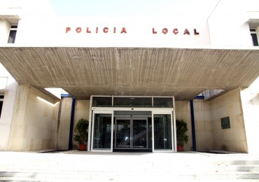 Agentes de la Policía Local también detuvieron a otro autor de un intento de robo en vivienda, y a tres ciudadanas de origen rumano que cometían hurtos en el Paseo Marítimo