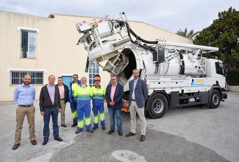 Se estima que el vehículo supondrá un ahorro anual de 8.000 metros cúbicos de agua potable