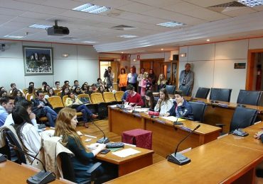 El hemiciclo consistorial acoge la prueba final de una novedosa actividad promovida por el Colegio Maravillas