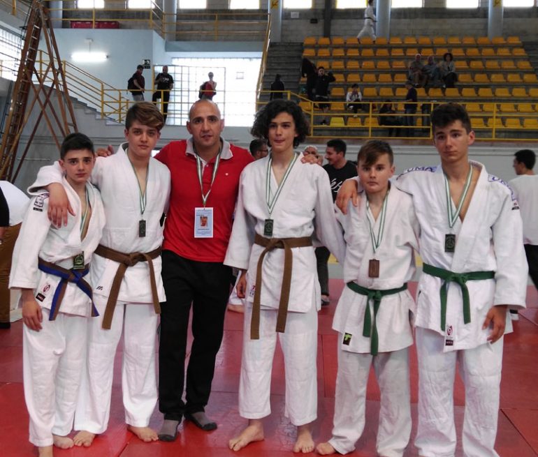El pasado fin de semana se celebró en Fuengirola los Campeonatos de Andalucía donde el Judo Club Benalmádena cosechó cinco medallas