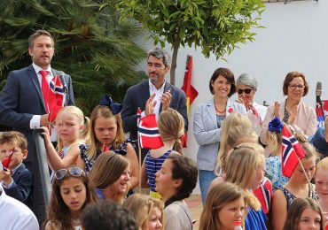 Más de medio millar de personas toman parte en una jornada, que se celebra en Benalmádena por primera vez
