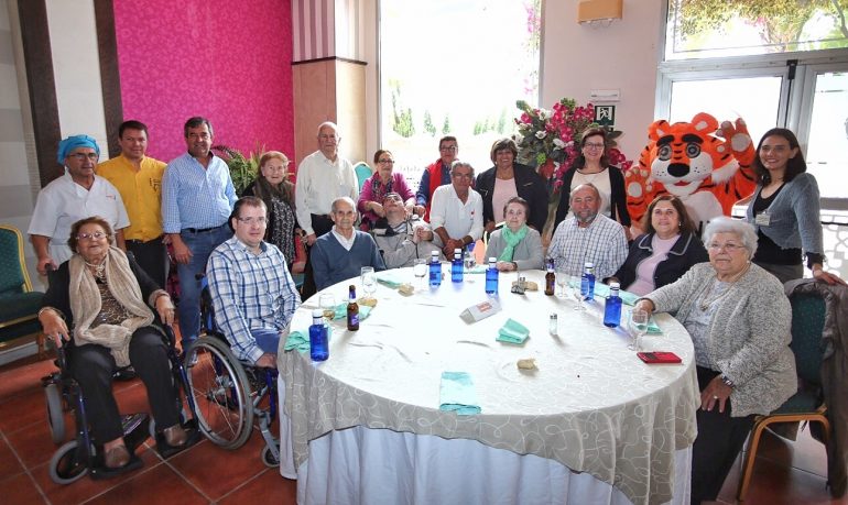 La edil pone en valor una actividad de la que se han beneficiado en torno a 3.000 personas ancianas o con movilidad reducida