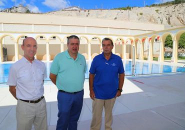 “La piscina permanecerá en funcionamiento todo el verano hasta el 4 de septiembre”, ha anunciado el concejal de Deportes, Joaquín Villazón