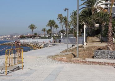 “Hemos procedido al desbroce de la zona ajardinada, y a la eliminación del resalte en el pavimento”, ha informado el concejal Salvador Rodríguez