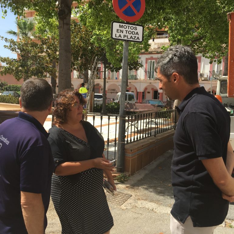 “Atendemos así la demanda de vecinos y comerciantes de la zona”, ha explicado Víctor Navas, que ha visitado la zona para comprobar el desarrollo y resultado de los trabajos