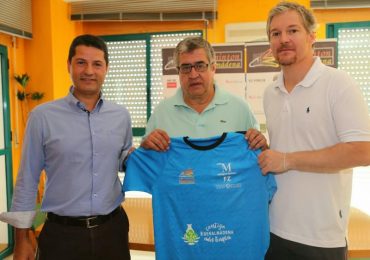 El equipo benalmadense firma un acuerdo de colaboración con el Ayuntamiento y la Empresa Recolte SAU para la difusión de esta campaña de concienciación ciudadana