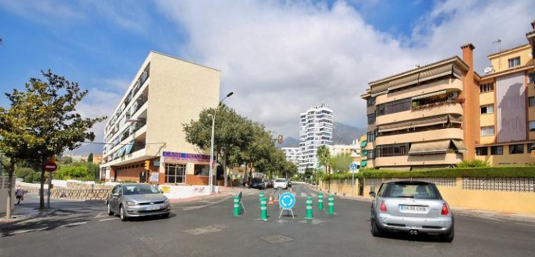 Hoy se ha procedido a realizar un ensayo con un autobús aportado por Portillo para verificar que la rotonda permite maniobrar a vehículos de grandes dimensiones