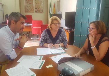 “No obstante, como equipo de gobierno vamos a incluir los enclaves arqueológicos dentro del Catálogo general de Patrimonio de la Junta de Andalucía para tener la posibilidad de acceder a subvenciones”, anuncia la Elena Galán