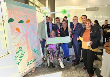 Algunos edificios de la localidad estarán esta tarde iluminados de rosa con motivo de la celebración