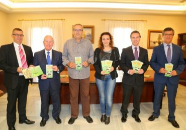 •	“Hemos cedido el folleto, realizada con el apoyo de un trabajador del hotel Bali, para que el Ayuntamiento pueda distribuirlo en puntos de información turística”