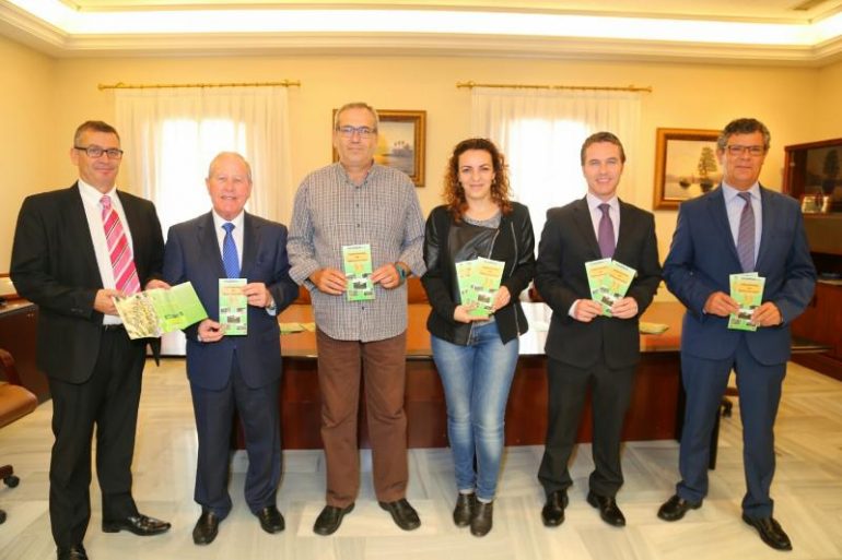 •	“Hemos cedido el folleto, realizada con el apoyo de un trabajador del hotel Bali, para que el Ayuntamiento pueda distribuirlo en puntos de información turística”