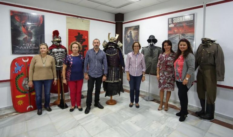 La muestra está integrada por unas 200 piezas cedidas por el coleccionista benalmadense José Antonio Fernández,