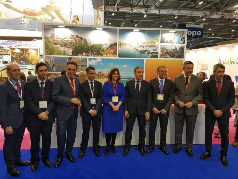 El alcalde, José Ortiz, encabeza la delegación local en la World Travel Market donde estrena material promocional