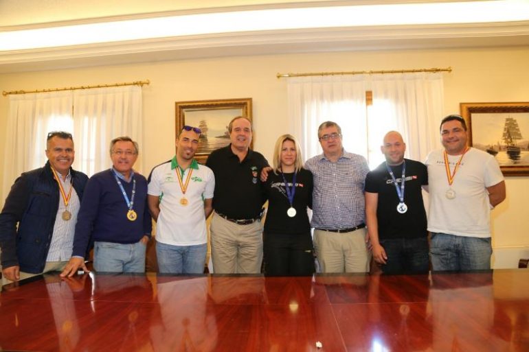 Los submarinistas del club logran las medallas de oro y plata en ambos certámenes, celebrados el mes pasado en La Herradura, en Granada