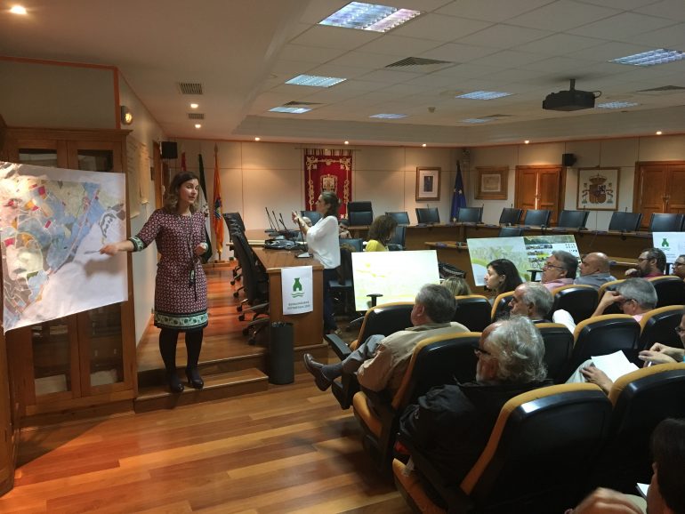 El Ayuntamiento ha acogido hoy dos reuniones con profesionales en las que se han abordado dos aspectos de la estrategia