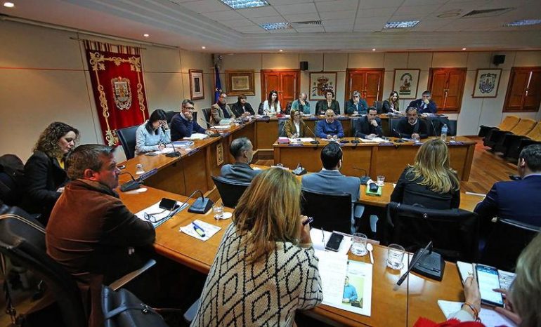 El objetivo de la moción es resarcir a Benalmádena por las subvenciones perdidas y devueltas de Diputación en la legislatura anterior